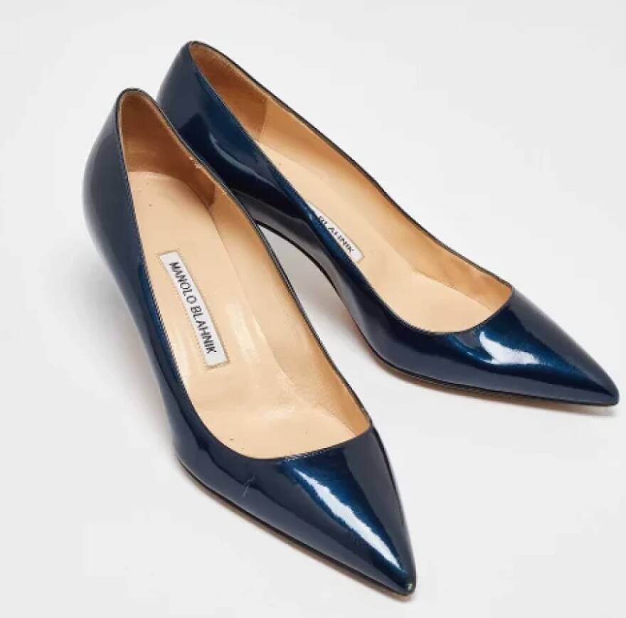 Manolo Blahnik Pre-owned Leather heels Blue Dames