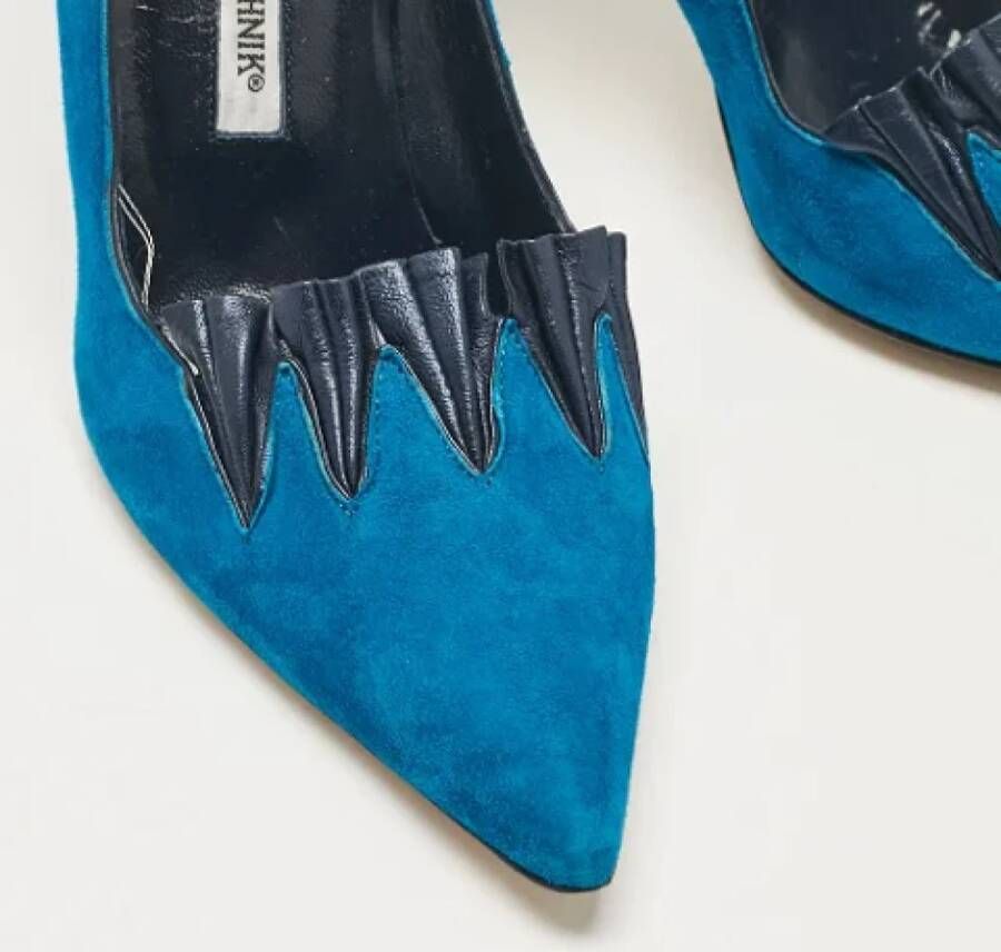 Manolo Blahnik Pre-owned Leather heels Blue Dames