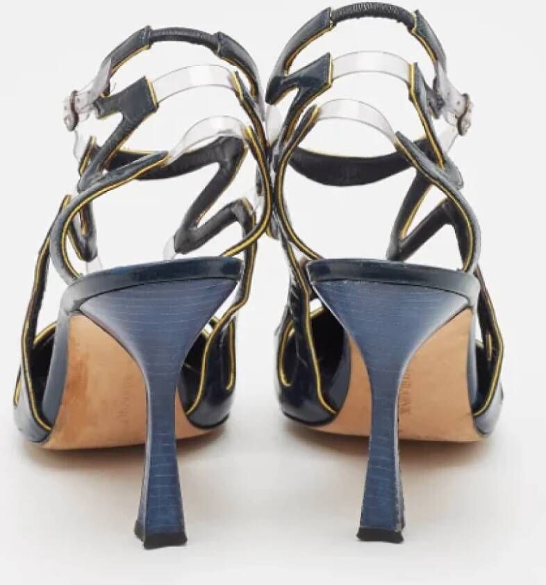 Manolo Blahnik Pre-owned Leather heels Blue Dames