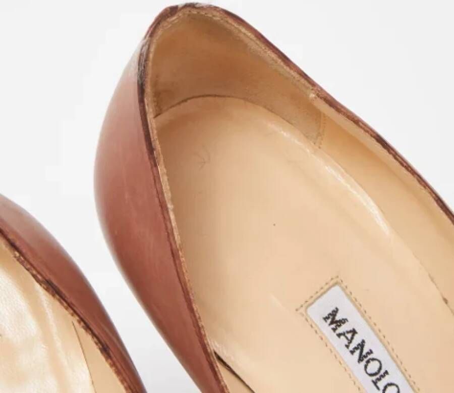 Manolo Blahnik Pre-owned Leather heels Brown Dames