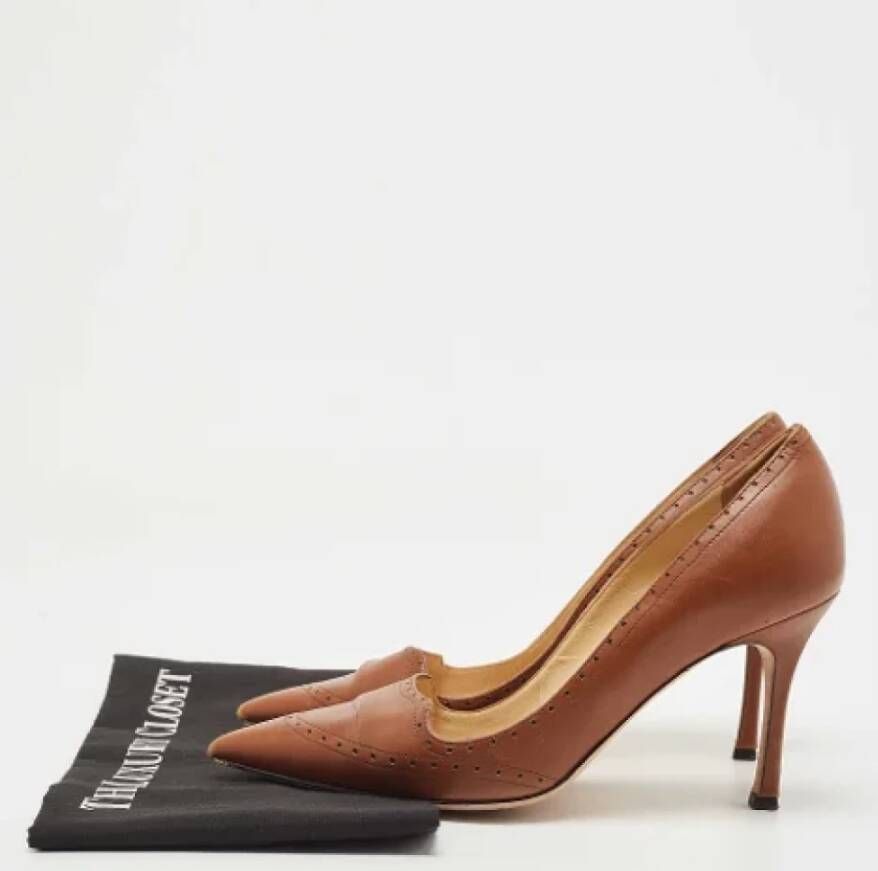 Manolo Blahnik Pre-owned Leather heels Brown Dames