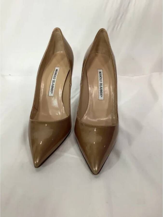 Manolo Blahnik Pre-owned Leather heels Brown Dames