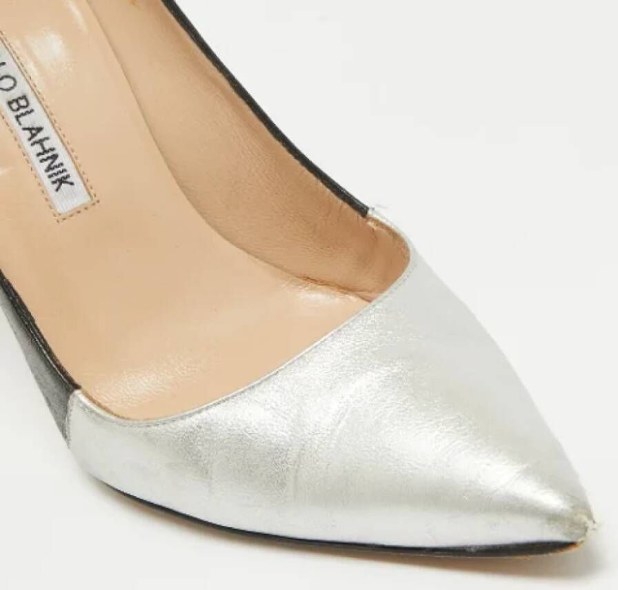 Manolo Blahnik Pre-owned Leather heels Gray Dames