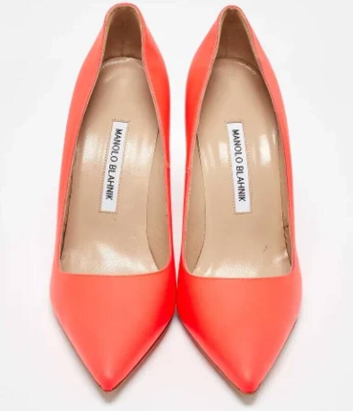 Manolo Blahnik Pre-owned Leather heels Orange Dames