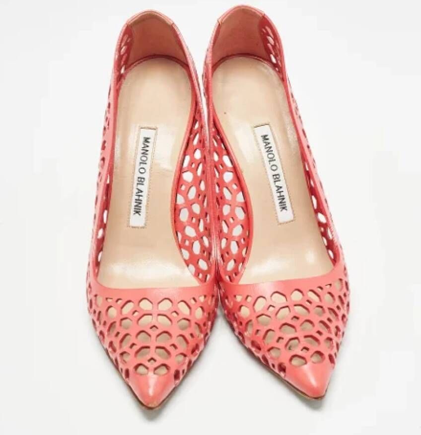 Manolo Blahnik Pre-owned Leather heels Pink Dames