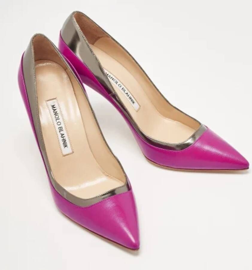 Manolo Blahnik Pre-owned Leather heels Purple Dames