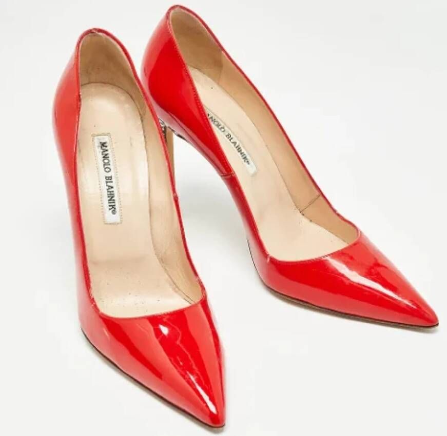 Manolo Blahnik Pre-owned Leather heels Red Dames