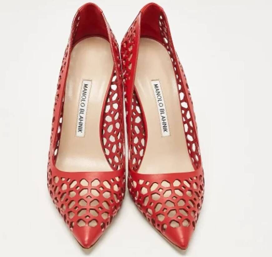 Manolo Blahnik Pre-owned Leather heels Red Dames