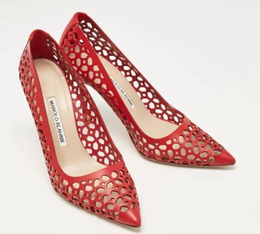 Manolo Blahnik Pre-owned Leather heels Red Dames