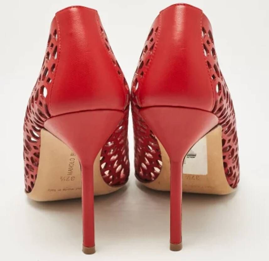 Manolo Blahnik Pre-owned Leather heels Red Dames