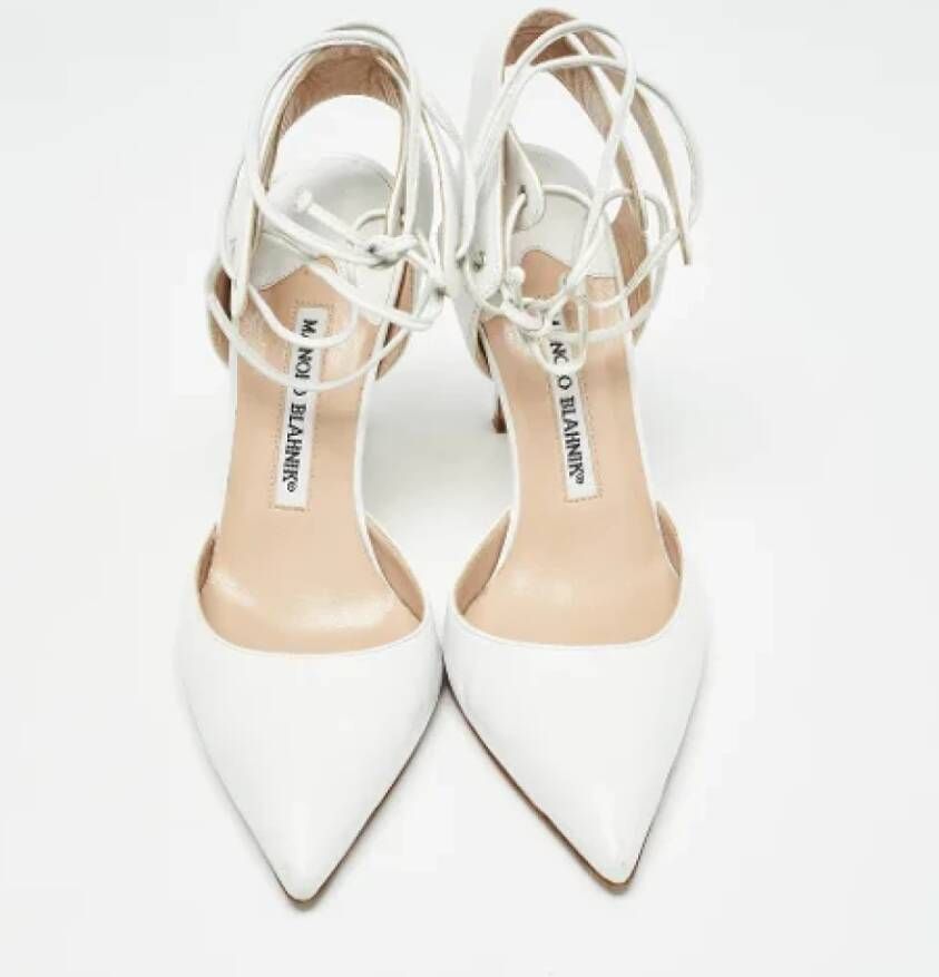 Manolo Blahnik Pre-owned Leather heels White Dames