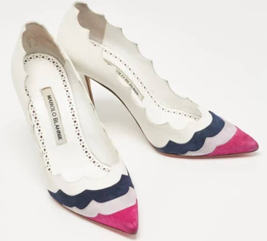 Manolo Blahnik Pre-owned Leather heels White Dames