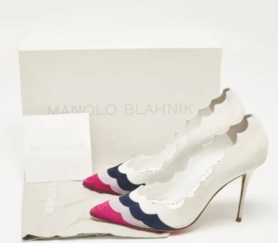 Manolo Blahnik Pre-owned Leather heels White Dames