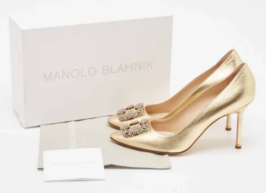 Manolo Blahnik Pre-owned Leather heels Yellow Dames