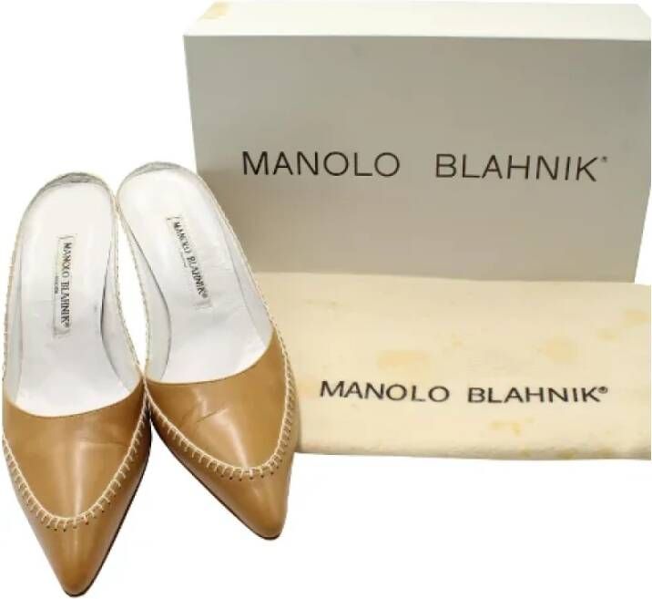 Manolo Blahnik Pre-owned Leather mules Brown Dames