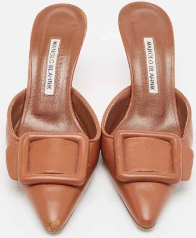 Manolo Blahnik Pre-owned Leather mules Brown Dames