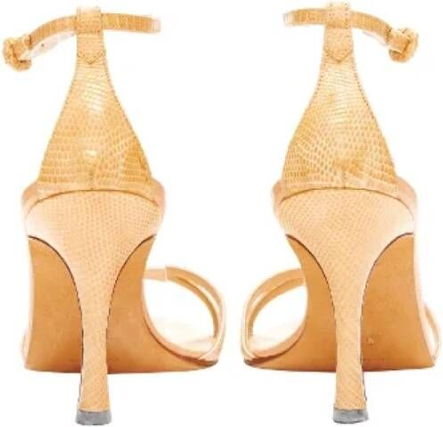 Manolo Blahnik Pre-owned Leather sandals Beige Dames