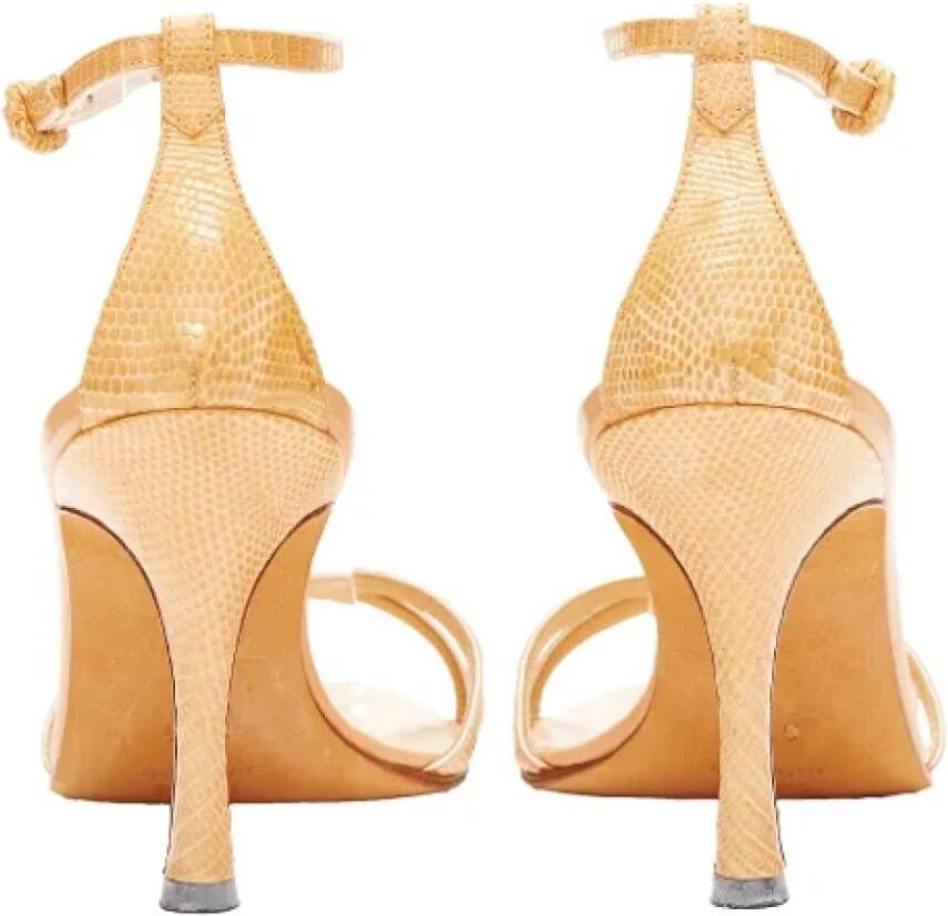 Manolo Blahnik Pre-owned Leather sandals Beige Dames