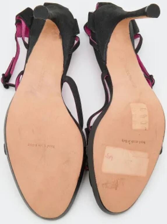 Manolo Blahnik Pre-owned Leather sandals Black Dames