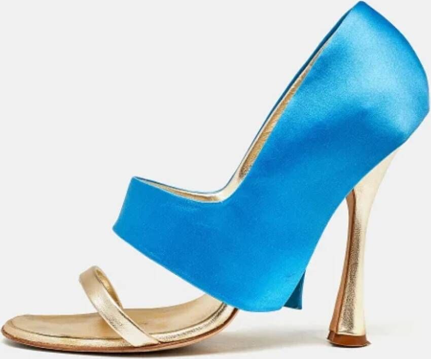 Manolo Blahnik Pre-owned Leather sandals Blue Dames