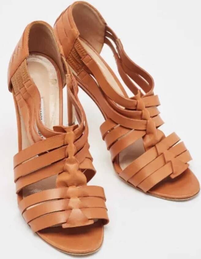 Manolo Blahnik Pre-owned Leather sandals Brown Dames