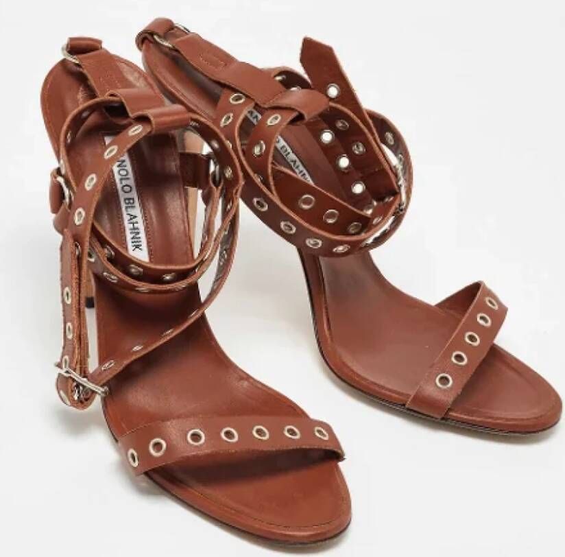 Manolo Blahnik Pre-owned Leather sandals Brown Dames