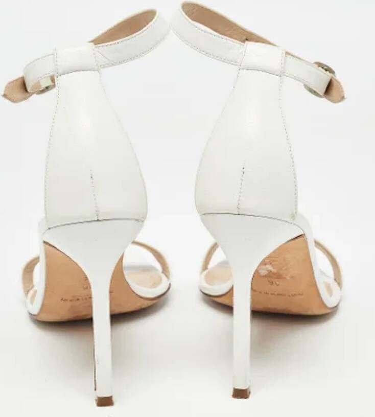 Manolo Blahnik Pre-owned Leather sandals White Dames