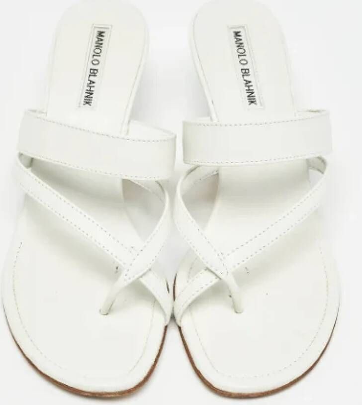 Manolo Blahnik Pre-owned Leather sandals White Dames