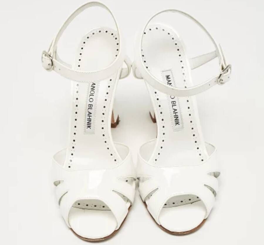 Manolo Blahnik Pre-owned Leather sandals White Dames