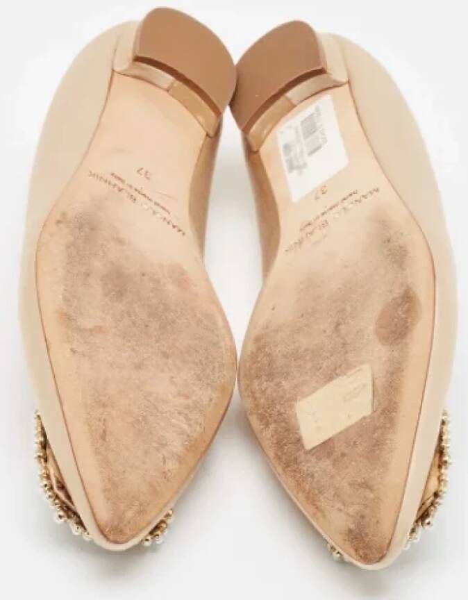 Manolo Blahnik Pre-owned Satin flats Beige Dames