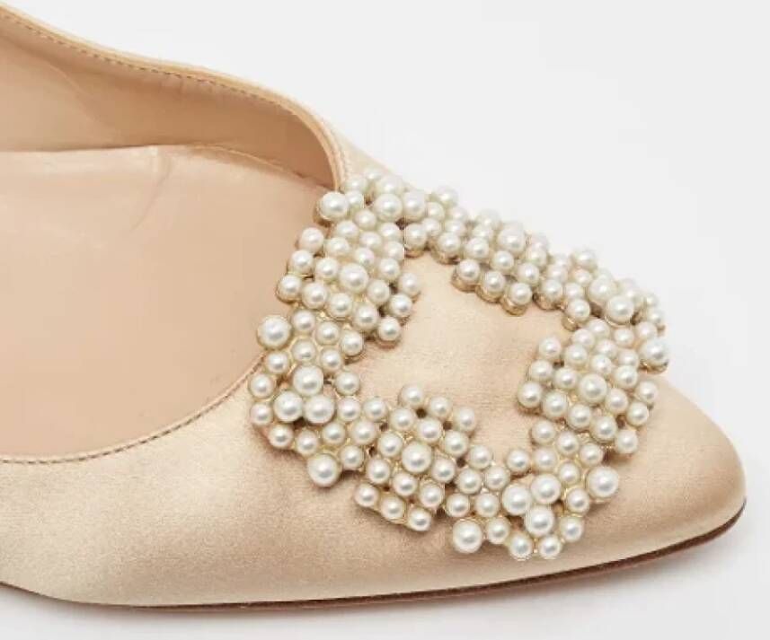 Manolo Blahnik Pre-owned Satin flats Beige Dames