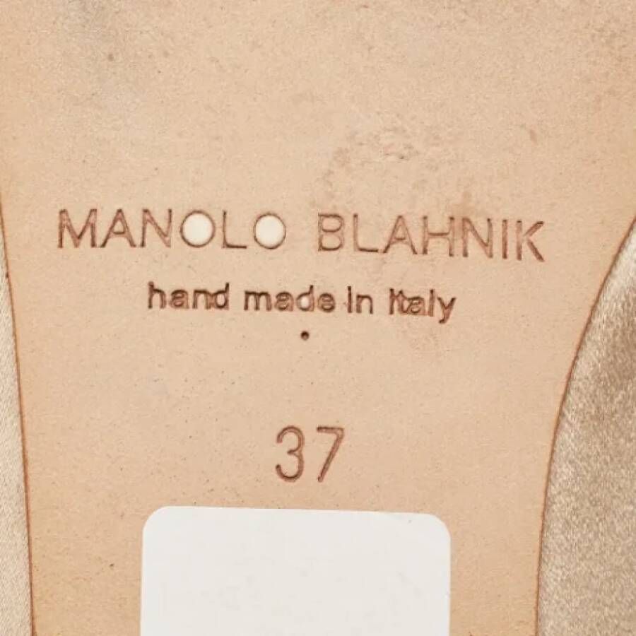 Manolo Blahnik Pre-owned Satin flats Beige Dames