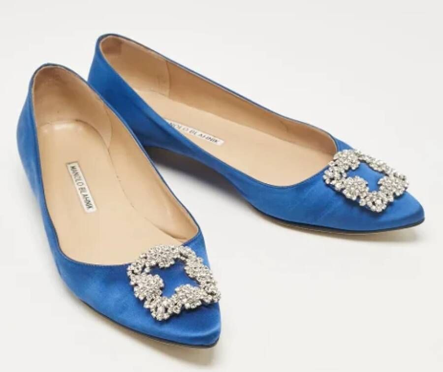 Manolo Blahnik Pre-owned Satin flats Blue Dames