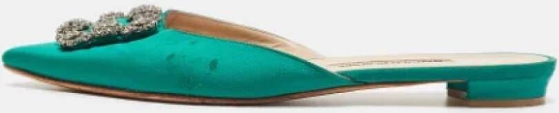 Manolo Blahnik Pre-owned Satin flats Green Dames