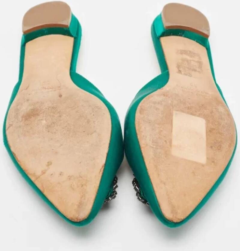 Manolo Blahnik Pre-owned Satin flats Green Dames