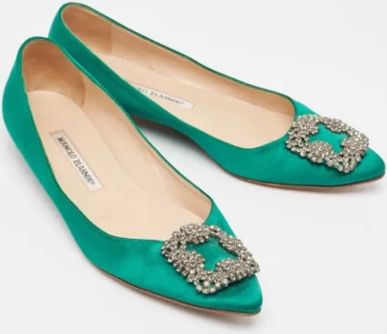 Manolo Blahnik Pre-owned Satin flats Green Dames