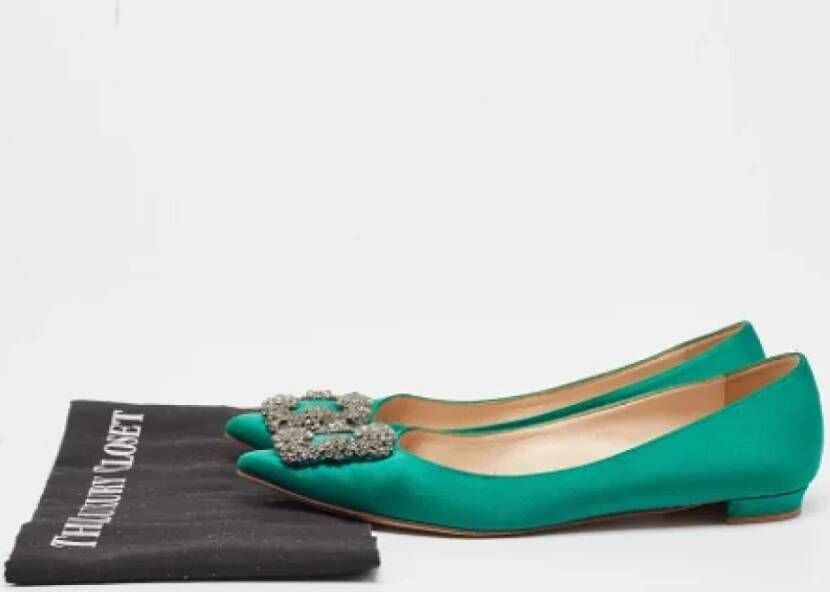 Manolo Blahnik Pre-owned Satin flats Green Dames