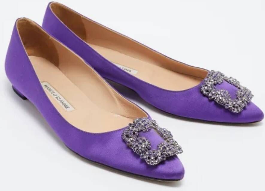 Manolo Blahnik Pre-owned Satin flats Purple Dames