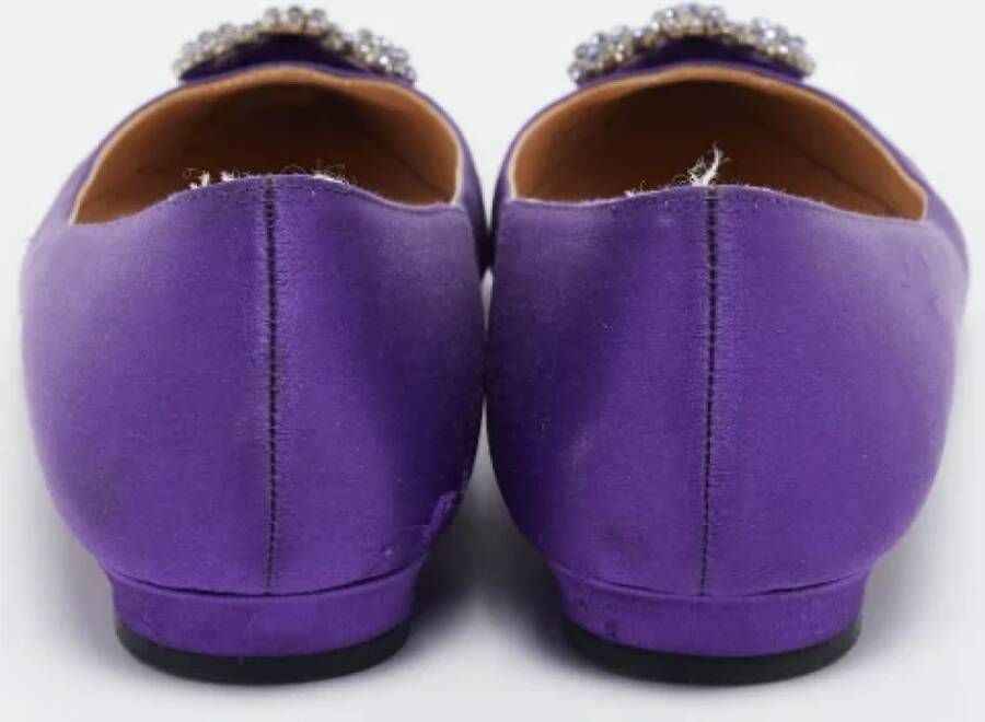 Manolo Blahnik Pre-owned Satin flats Purple Dames