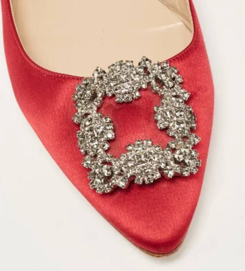 Manolo Blahnik Pre-owned Satin flats Red Dames