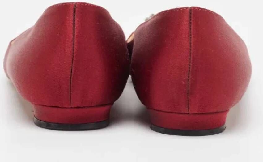 Manolo Blahnik Pre-owned Satin flats Red Dames