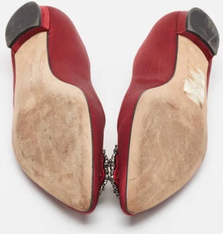 Manolo Blahnik Pre-owned Satin flats Red Dames