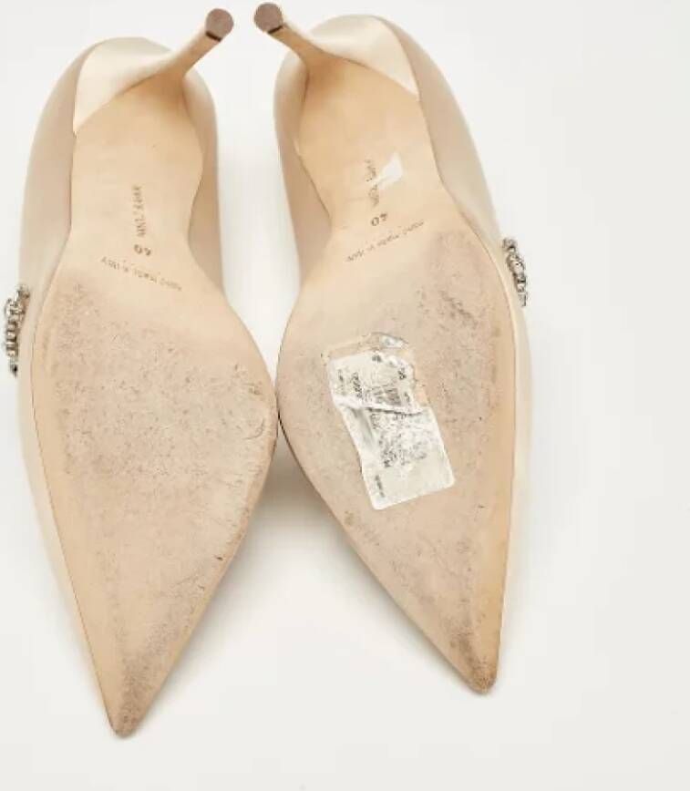 Manolo Blahnik Pre-owned Satin heels Beige Dames