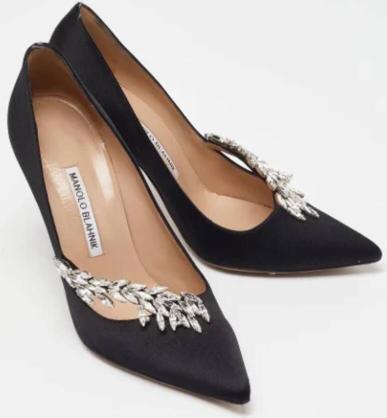 Manolo Blahnik Pre-owned Satin heels Black Dames