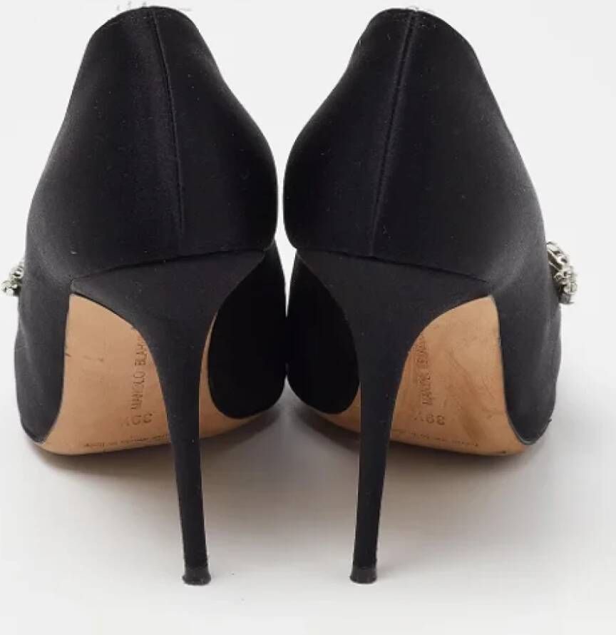 Manolo Blahnik Pre-owned Satin heels Black Dames