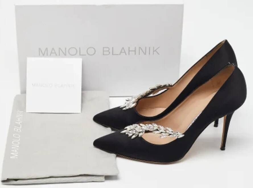 Manolo Blahnik Pre-owned Satin heels Black Dames