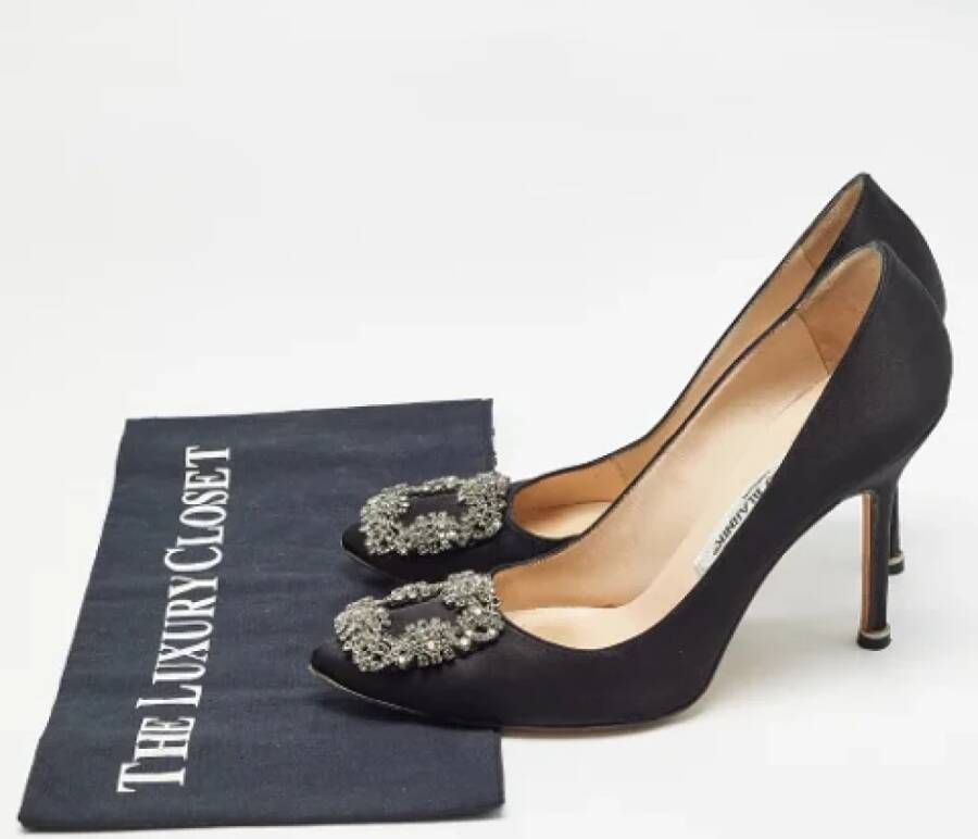 Manolo Blahnik Pre-owned Satin heels Black Dames