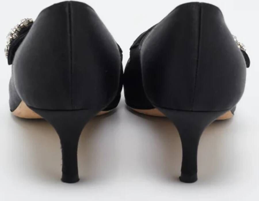 Manolo Blahnik Pre-owned Satin heels Black Dames