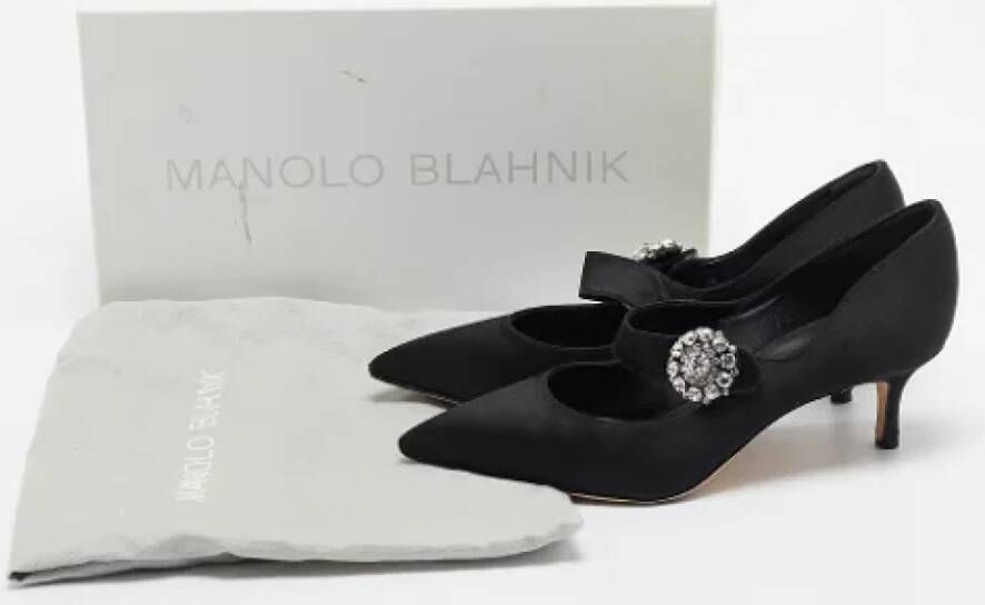 Manolo Blahnik Pre-owned Satin heels Black Dames