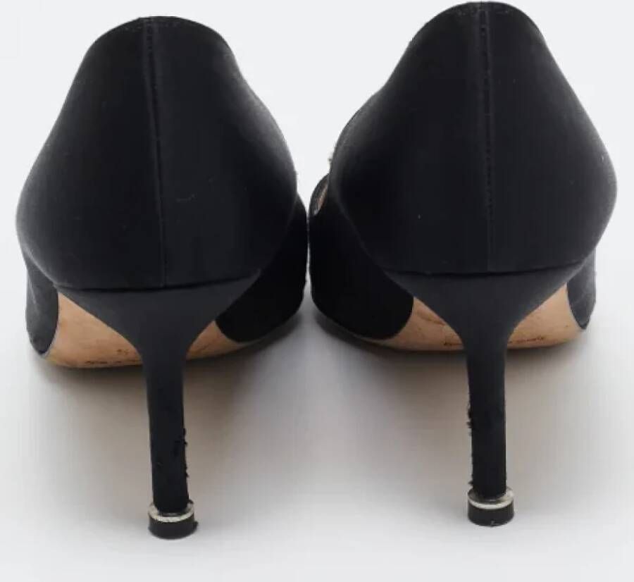 Manolo Blahnik Pre-owned Satin heels Black Dames